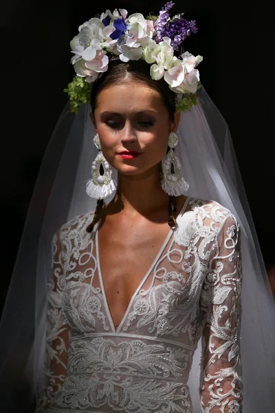 Naeem khan couture Brautkollektion — Stockfoto