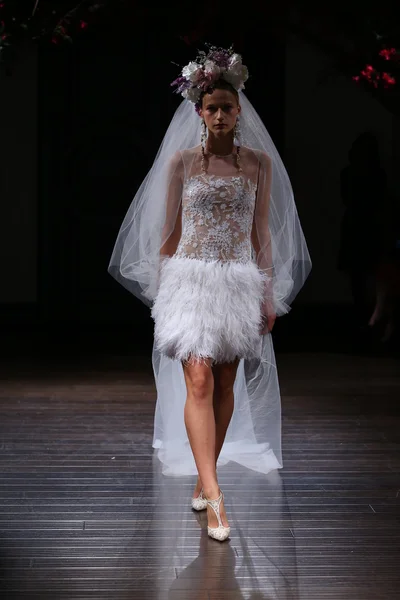 Naeem khan couture Brautkollektion — Stockfoto