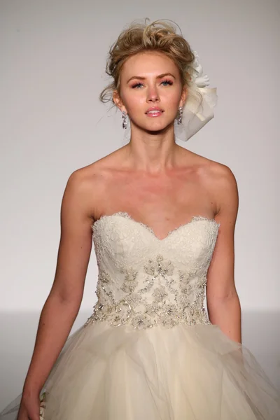 Maggie Sotero Couture Bridal Collection — Stock Photo, Image