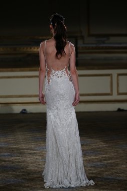 Berta Bridal sonbahar kış 2016 pist göster