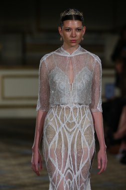 Berta Bridal sonbahar kış 2016 pist göster