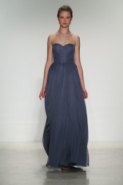 Kelly Faetanini Bridal pist Show