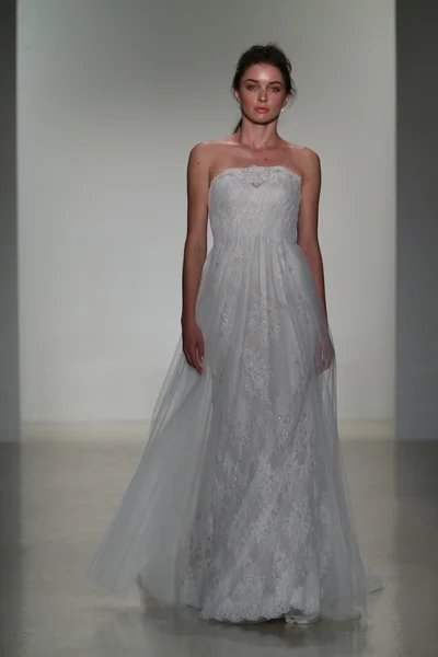 Kelly Faetanini Bridal Runway Show — Stock Photo, Image