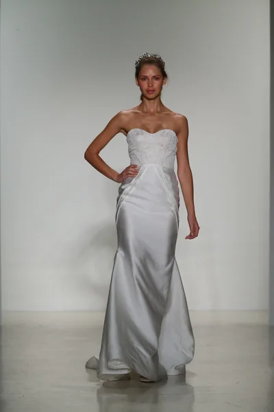 Kelly Faetanini Bridal Runway Show — Stock fotografie