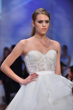 Rivini gelin pist Show