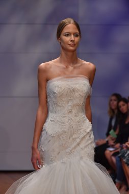 Rivini gelin pist Show