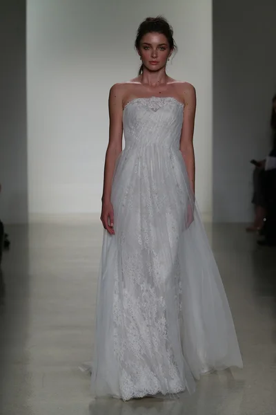 Kelly Faetanini Bridal Runway Show — Stock Photo, Image