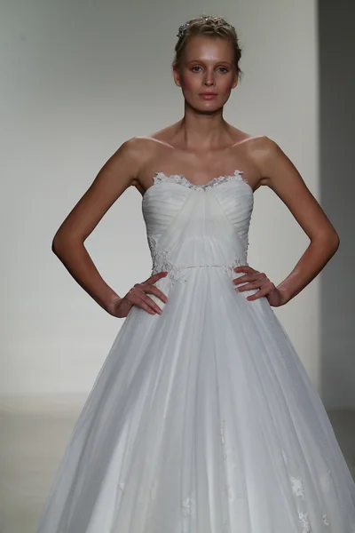 Kelly Faetanini Bridal Runway Show — Stock Photo, Image