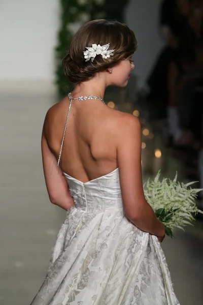 Anne Barge Bridal collection show — Stock Photo, Image