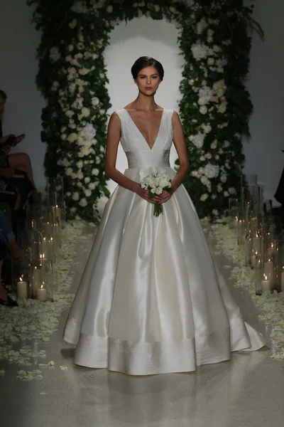 Anne Barge Bridal collection show — Stock Photo, Image