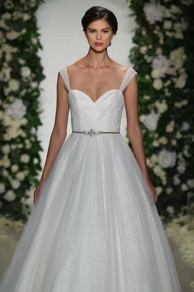 Anne pråm Bridal collection show — Stockfoto