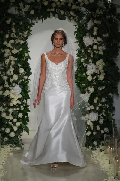 Anne Barge Bridal collection show — Stock Photo, Image