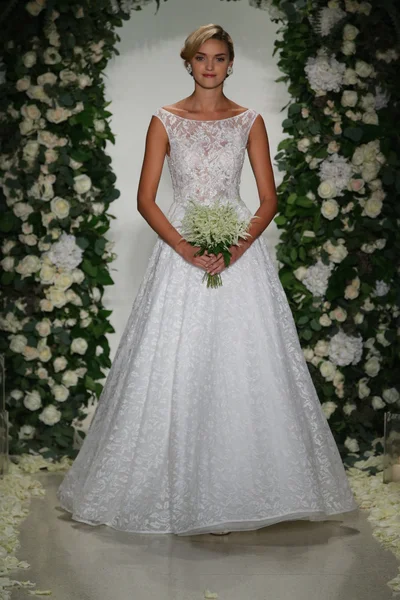 Anne Barge Bridal collection show — Stock Photo, Image