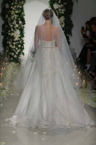 Anne pråm Bridal collection show — Stockfoto