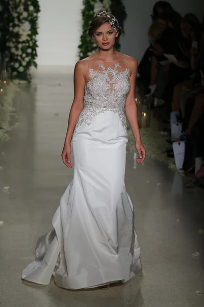 Anne pråm Bridal collection show — Stockfoto