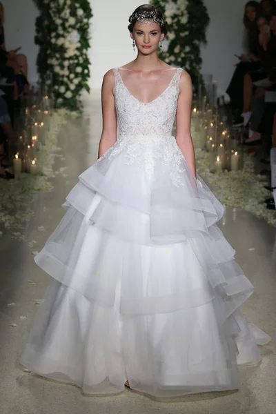 Anne Barge Bridal collection show — Stock Photo, Image