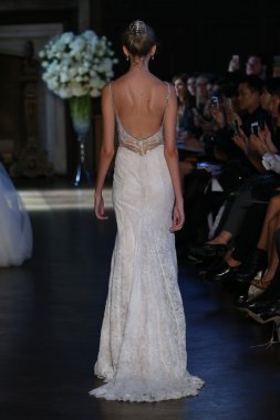 Alon Livne beyaz Couture gelinlik koleksiyonu