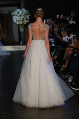 Alon Livne beyaz Couture gelinlik koleksiyonu