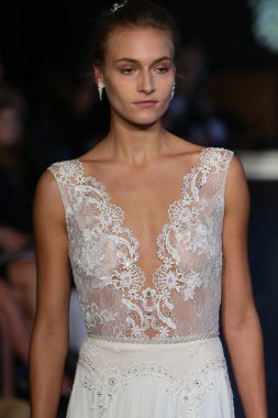 Alon Livne beyaz Couture gelinlik koleksiyonu