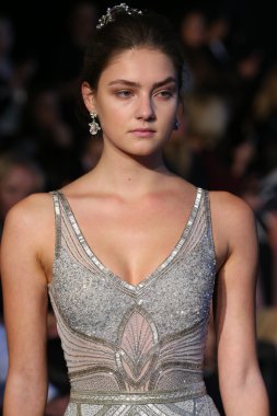 Alon Livne beyaz Couture gelinlik koleksiyonu