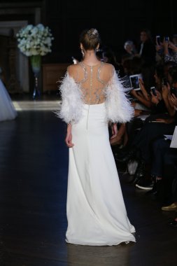 Alon Livne beyaz Couture gelinlik koleksiyonu