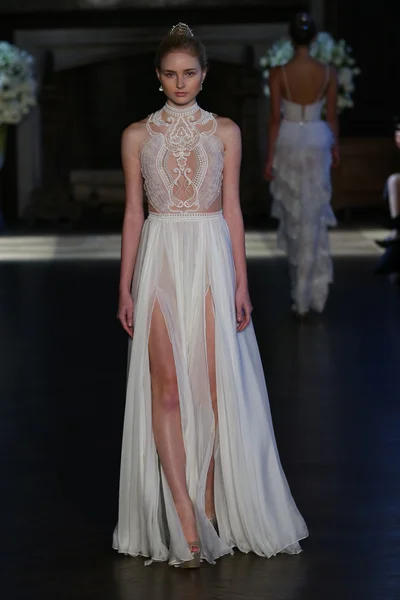 Свадьба Алона Ливни от White Couture — стоковое фото