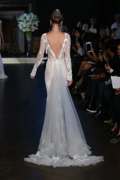 Alon Livne biały Couture Suknie ślubne kolekcja — Zdjęcie stockowe