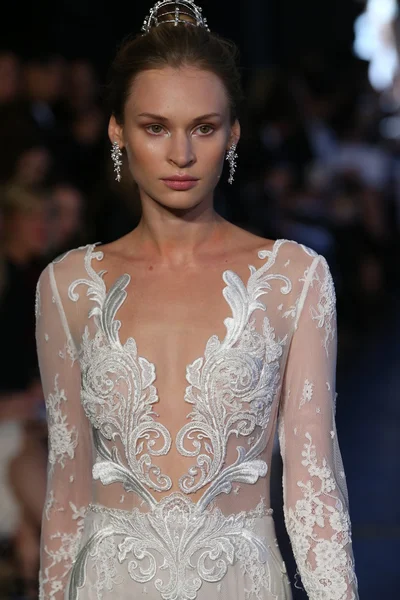 Alon Livne White Couture collezione nuziale — Foto Stock