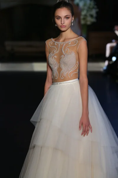 Alon Livne blanc couture collection de mariée — Photo
