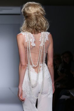 Prina Tornai sonbahar/kış 2016 Couture Gelin Koleksiyonu