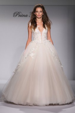 Prina Tornai sonbahar/kış 2016 Couture Gelin Koleksiyonu