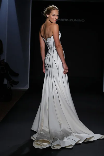 Mark Zunino Couture brud-kollektion — Stockfoto