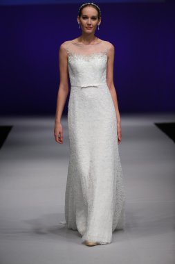 Mon Cheri Bridal pist Show