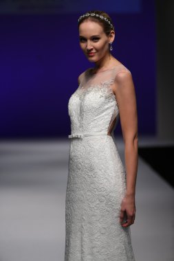 Mon Cheri Bridal pist Show