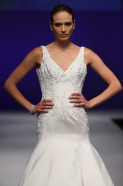 Mon Cheri Bridal pist Show