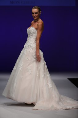 Mon Cheri Bridal pist Show