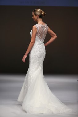 Mon Cheri Bridal pist Show