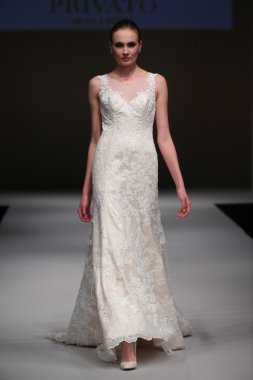 Mon Cheri Bridal pist Show