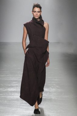 Paris Moda Haftası kapsamında Aganovich gösterisi