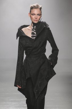 Paris Moda Haftası kapsamında Aganovich gösterisi