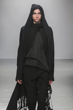 Paris Moda Haftası kapsamında Aganovich gösterisi