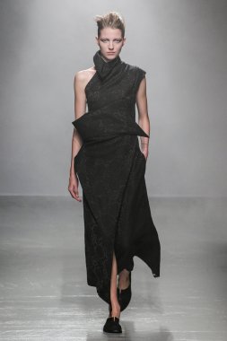 Paris Moda Haftası kapsamında Aganovich gösterisi