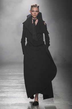 Paris Moda Haftası kapsamında Aganovich gösterisi