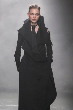 Paris Moda Haftası kapsamında Aganovich gösterisi