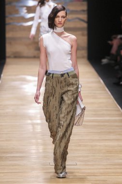 Guy Laroche gösterisi 