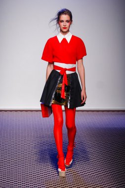 Olympia Le -Tan gösterisi