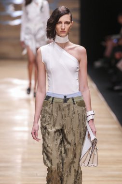 Guy Laroche gösterisi 