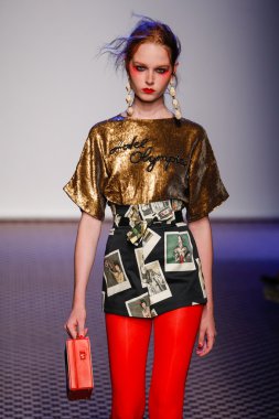 Olympia Le -Tan gösterisi