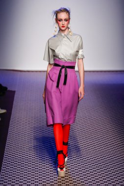 Olympia Le -Tan gösterisi