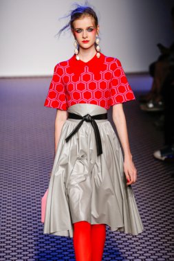 Olympia Le -Tan gösterisi